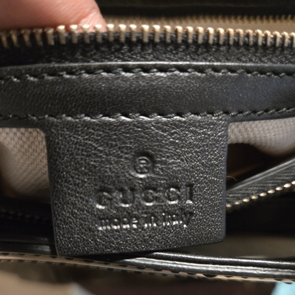 Authentic Gucci Patent Microguccissima Nice Tote In Black. Preowned Excellent - Picture 4 of 9